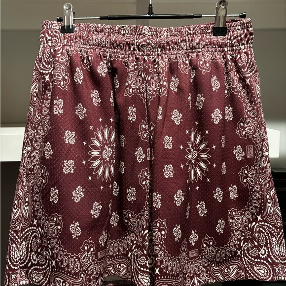 Bravest Studio Maroon Paisley size L brand new - Picture 3 of 3